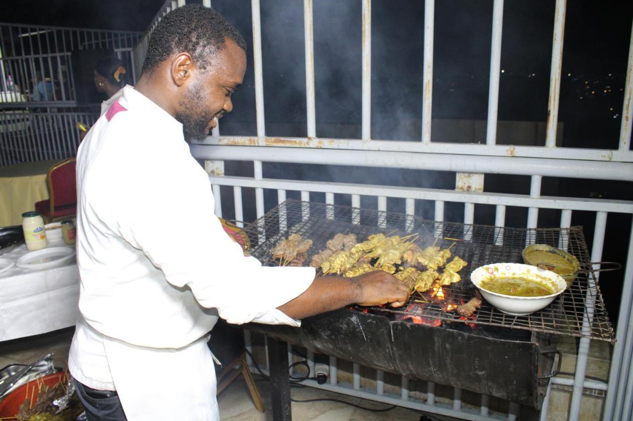 Residence Le Carat Bonapriso Douala Eksteriør billede