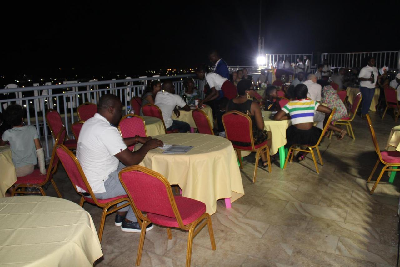 Residence Le Carat Bonapriso Douala Eksteriør billede
